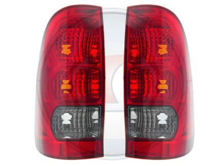 FARO HILUX 05->ROJO/RETR/FUM.TR.JGO