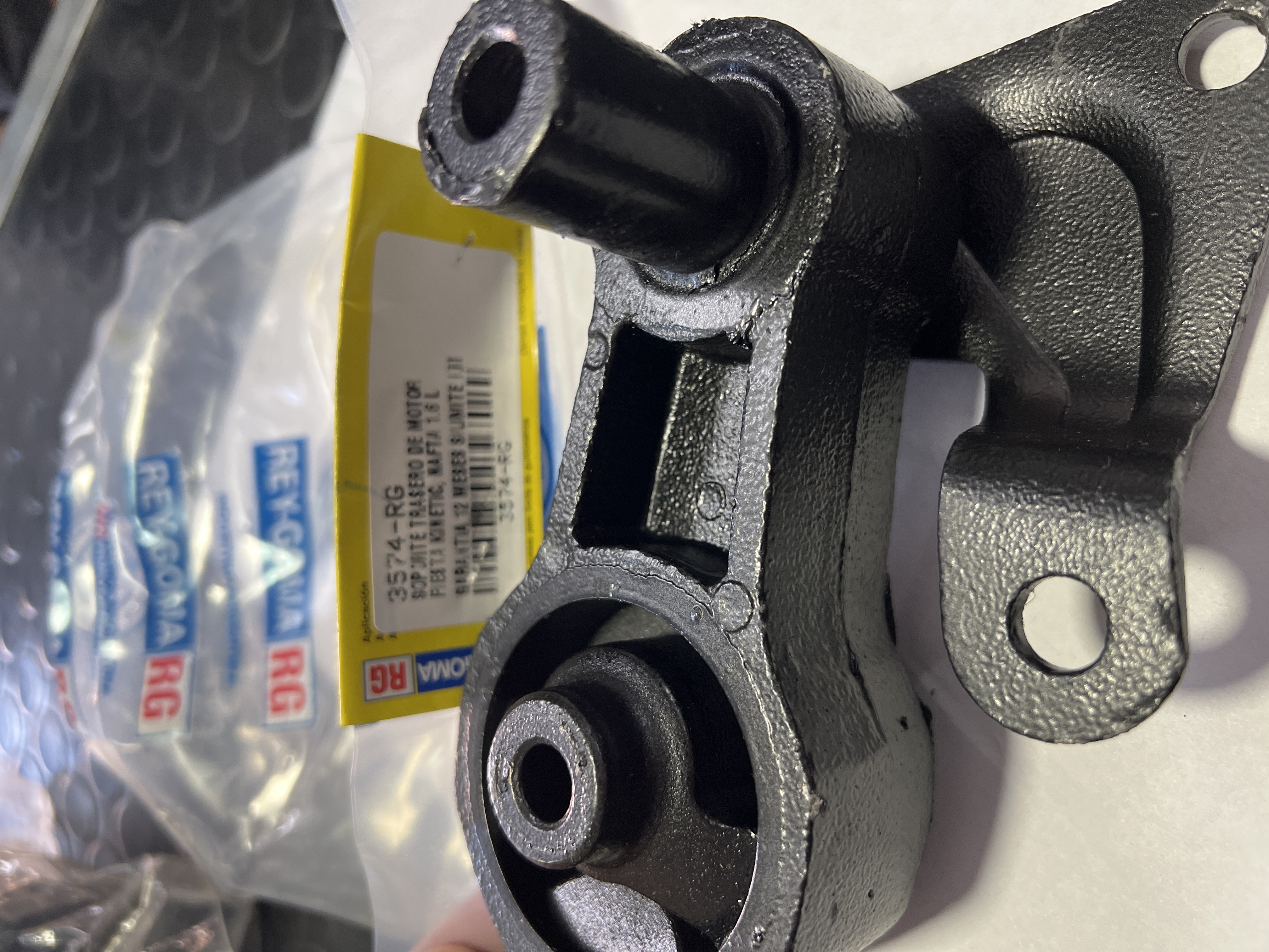 SOP MOT TRAS CENTRAL FIESTA 10/--- KINETIC SIGMA CAJA E3BZ/6068/F/ 2282065