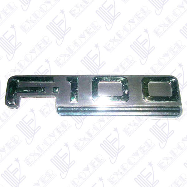 EMBLEMA F-100                    F-100 2001/