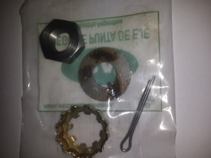 TUERCA PTA.EJE-KIT  TRANSIT /99 KIT IZQ