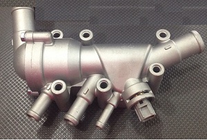 CARCAZA DE TERMOSTATO KA 1.0 1.6 ROCAM ALUMINIO RECTA