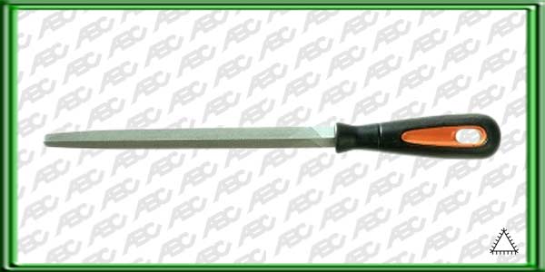 LIMA DE MECANICO TRIANGULAR EMBALAJE INDUSTRIAL CON MANGO. LARGO: 300 mm // ANCHO: 19.5 mm // DIENTES POR PULGADA: 8 // TIPO DE PICADO: GRUESO