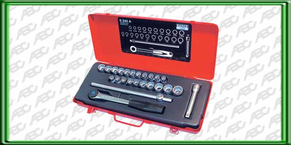 JUEGO CAJA METALICA CON  BOCALLAVES 1/2  -  ACABADO COLOR ANARANJADO Y NEGRO. CONTENIDO: 18 PIEZAS DE 1/2 BOCALLAVES HEXAGONALES 24. 10.11.12.13.14.15.16.17.18.19.20.21.22.23.24.27.30.32 MM: 2 PIEZAS DE 1/2 BARRAS DE EXTENCION DE 5 Y 10: 1 PIEZA DE 1/2 JU