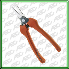 TIJERA DE RECOLECCION DE VENDIMIA TIJERA DE HOJA DELGADA Y LARGA. CON INCLINACI?N DE 11. PARA FACILITAR EL ACCESO A BROTES DIF?CILES. MANGO DE FIBRA DE VIDRIO. CAPACIDAD DE CORTE 6MM