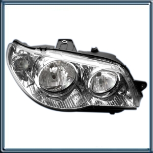 FARO PRINCIPAL IZQUIERDO  FIAT PALIO  / SIENA (04/08)  FONDO CROMADO Y ARO CROMADO .. SISTEMA DE REGULACION MANUAL. MAYOR ILUMINACION POR DOBLE REFLECTOR. LENTE DE POLICARBONATO DE ALTA RESISTENCIA  CON TRATAMIENTO  DE UV  (CAJA POR 4 UNID. )