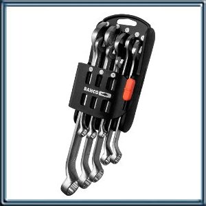 JUEGO DE LLAVES COMBINADAS PU 8 PIEZAS MEDIDAS:8-10-11-13-14-17-19-22 MM FABRICADAS EN ACERO ALEADO DE ALTO RENDIMIENTO ANILLO ESTRIADO CON PERFIL DYNAMIC-DRIVE PROFILE MANGOS REDONDEADOS PARA UN AGARRE FIRME Y COMODO LOGO VIKINGO Y REFERENCIA AL 50 ANIVE