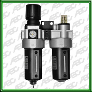 FILTRO REGULADOR. RANGO DE PRESION AJUSTABLE : 1-8.5BAR. PRESION DE SERVICIO MAXIMA 1.5 MPA. TEMPERATURA DE OPERACION  -5/+60?C.  FLUJO DE AIRE MAXIMO : 3.800 L/MN. CAPACIDAD DE CONTENEDOR 200 ML. PULGADAS 1/2. PESO 0.805 KG