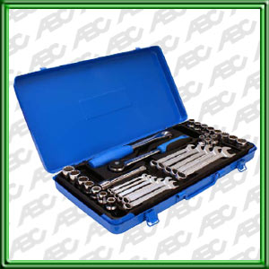 CAJA METALICA IRIMO  CON LLAVES COMBINADAS : 6.7.8.9.10.11.12.13.14.15.17 // BOCALLAVES (1/2) 8.9.10.11.12.13.14.15.16.17.18.19. 3/8. 7/16. 1/2. 9/16. 5/8. 11/16. 3/4. // ACCESORIOS :  MANGO 125MM. ARTICULADO 250MM CRIQUE  1/2.. CAJA METALICA DE ALTA RESI