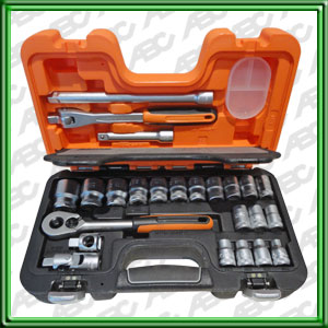 JUEGO CAJA PLASTICA EMBUTIDA BOCALLAVES 1/2 CAJA CONSTRUIDA EN PVC DE ALTA RESISTENCIA. ACABADO COLOR ANARANJADO Y NEGRO. CONTENIDO: 18 PIEZAS DE 1/2 BOCALLAVES HEXAGONALES 24. 10.11.12.13.14.15.16.17.18.19.20.21.22.23.24.27.30.32 MM: 2 PIEZAS DE 1/2 BARR