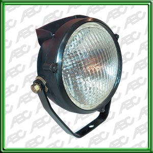 FARO HALOGENO AUXILIAR UNIVERSAL SAFARI  (OPTICA LINEA AGRICOLA DEUTZ) - COLOR CRISTAL. CON ASA. LLAVE Y ARO PROTECTOR. . PARA LAMPARAS H3 12V 55W. NRO ORIGINAL 302 8276. CAJA X  8 UNID.