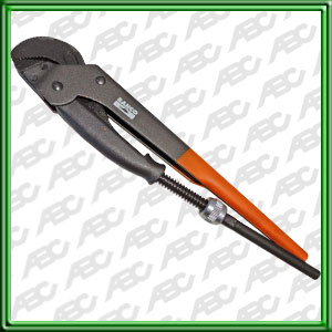 LLAVE PARA CA?O DE ESQUINA. FOSFATIZADA Y CON TRATAMIENTO ANTI - OXIDACION. FABRICADA EN ACERO ESPECIAL DE ALTA ALEACION. CON MORDAZAS TEMPLADAS DE PRECISION POR INDUCCION. MANGO EXTERIOR FABRICADO EN CHAPA DE ACERO. CON CONFORTABLE DISE?O DE AGARRE. EL M