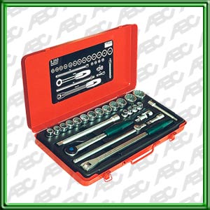 JUEGO CAJA METALICA EMBUTIDA BOCALLAVES ESTRIADOS 1/2 CAJA CONSTRUIDA EN CHAPA DE GRUESO ESPESOR. PINTURA HORNEABLE. CUERPO Y TAPA MATRIZADOS EN UNA SOLA PIEZA. INTERIOR EN PLASTICO RIGIDO. CONTENIDO: S 10. 11. 12. 13. 14. 15. 16. 17. 18. 19. 21.  22. 23.