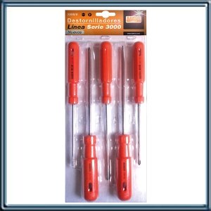 JUEGO DE DESTORNILLADORES LINEA 3000  ORANGE  EN BLISTER X 5  UNIDADES. COMPONENTES DEL BLISTER: 3140100 /  3155125  /  3165150 /  3301100  /  3302150