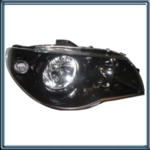 FARO PRINCIPAL DERECHO FIAT PALIO  / SIENA (04/08) FONDO NEGRO Y ARO NEGRO.   SISTEMA DE REGULACION MANUAL. DOBLE REFLECTOR. LENTE DE POLICARBONATO DE ALTA RESISTENCIA .(  CAJA POR  4  UNID. )