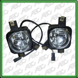 JUEGO FARAOS AUXILIAR ANTINIEBLA  VOLKSWAGEN GOL III 2000 / SAVEIRO (99/05). REFLECTOR SUPERFICIE COMPLEJA. .LAMP.  H3. CAJA X 4 UNID.