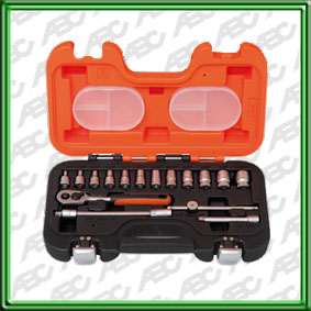 SET BOCALLAVES EN  CAJA PLASTICA DE POLITILENO DE ALTA DENSIDAD. ACABADO CROMADO MATE. MATERIAL  CROMO-VANADIO.  CONTENIDO: 16 PIEZAS DE BOCALLAVES EN PULGADAS 1/8. 5/32. 3/16. 7/32. 1/4. 9/32. 5/16. 11/32. 3/8. 7/16. 1/2. 9/16.   1 CRIQUE 6.  1 MANGO EN