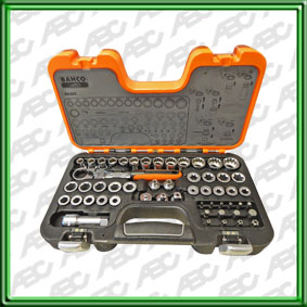 CAJA PLASTICA EMBUTIDA BOCALLAVES PASANTES. CAJA CONSTRUIDA EN PVC DE ALTA RESISTENCIA. ACABADO COLOR ANARANJADO Y NEGRO.  CONTIENE 53 PIEZAS